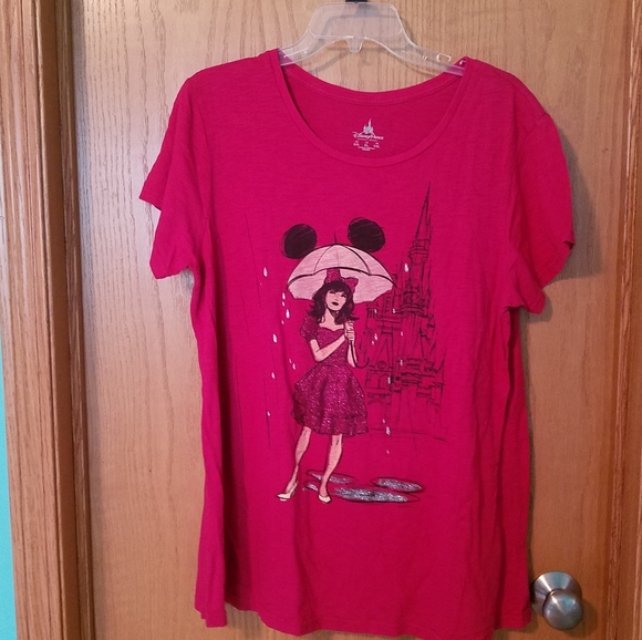 Disney Tops - Disney tshirt